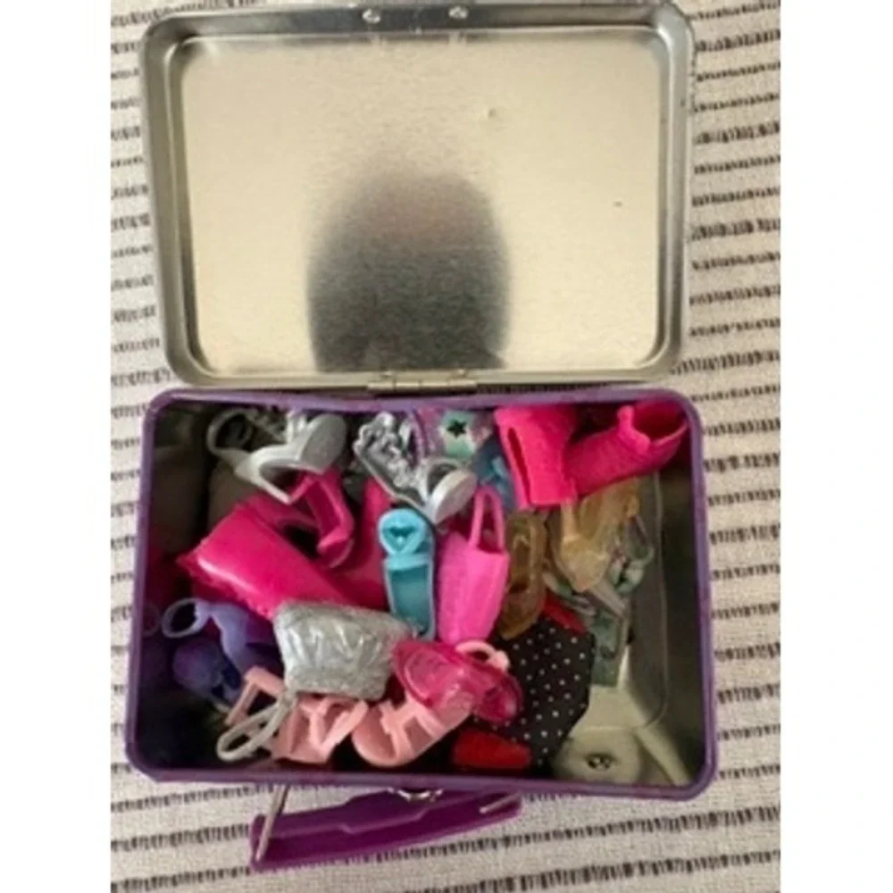 Barbie Doll Lot Merry-Go-Round Sailboat Bathtub 3 Dolls and Shoes Accessories